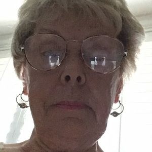 Meet your Posher, Carolyn